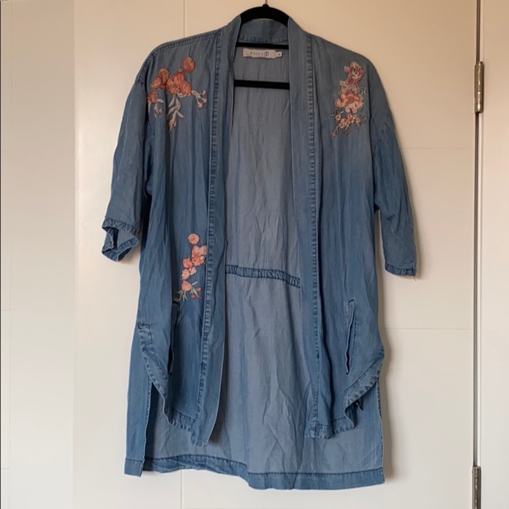 Billy T embroidered floral kimono